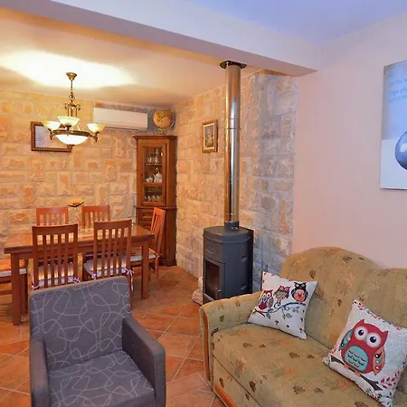 Tihanka Apartmán Grohote