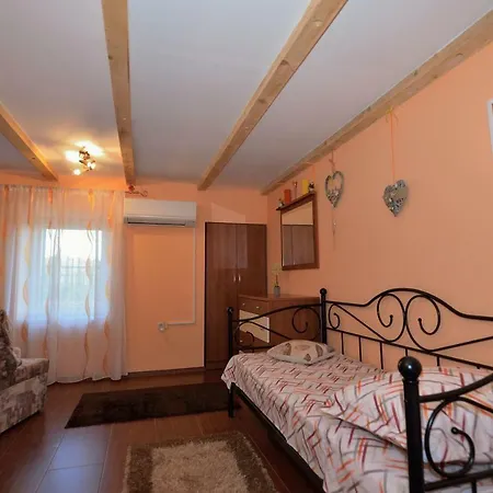 Tihanka Apartmán Grohote